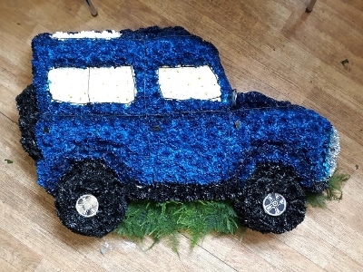 Land rover tribute