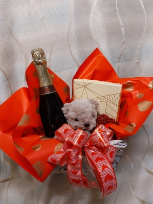James Junior bear set with champagne